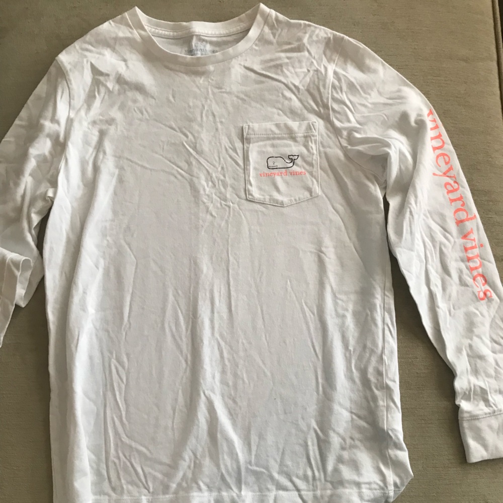 Vineyard vines long leave white tee